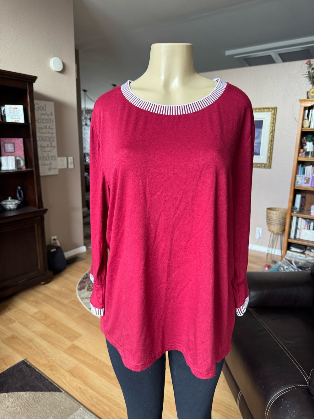 Merokeety red long bell sleeves blouse w/contrast trim-size L